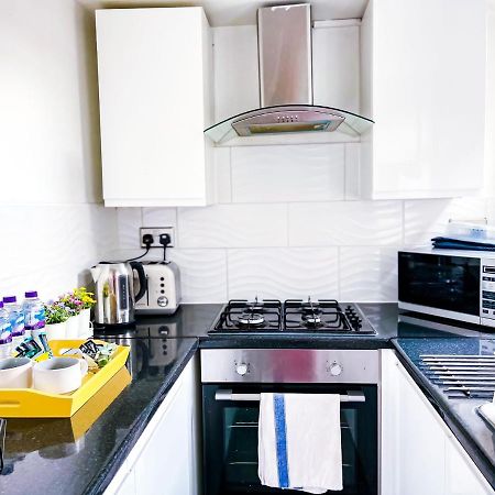Beautiful 2 Bedroom House - Free Parking - Lt House Leicester Bagian luar foto