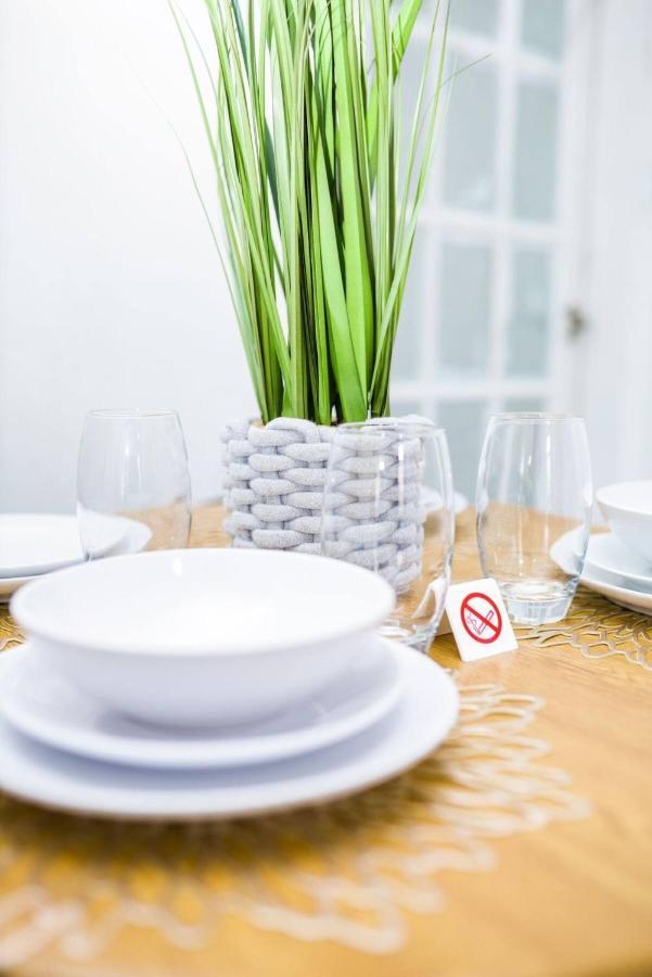 Beautiful 2 Bedroom House - Free Parking - Lt House Leicester Bagian luar foto