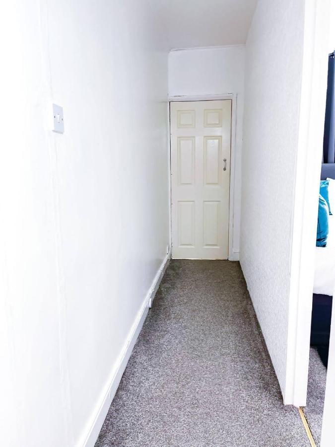Beautiful 2 Bedroom House - Free Parking - Lt House Leicester Bagian luar foto